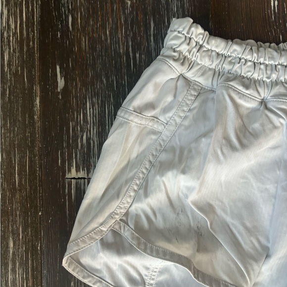 Lululemon shorts size 4 - Picture 2 of 8